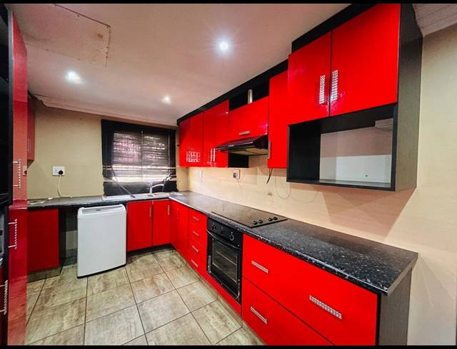 3 BEDROOM HOUSE FOR SALE IN SEBOKENG ZONE 14